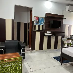 Hotel Tanvi Premium Residency-close To Artemis, Medanta & Fortis, Gurgaon