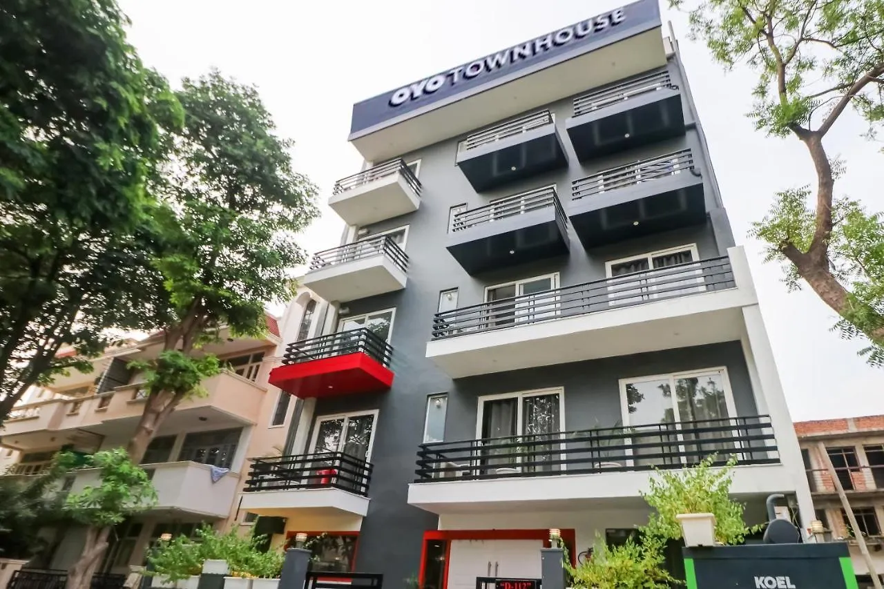 Townhouse South City 2 Sector 49 غورغاون 4*,  الهند