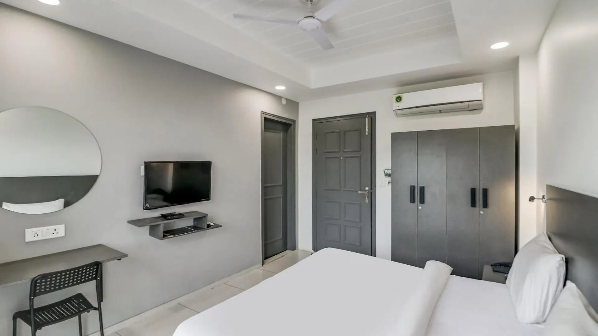 **** Hotel Townhouse South City 2 Sector 49 Gurgaon India